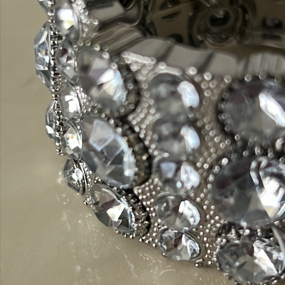 Y2K Guess Rhinestone Stretch Cuff Bracelet - Picture 4 of 5